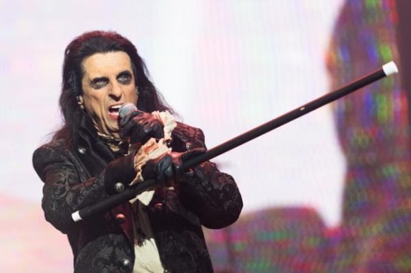 Alice Cooper. 