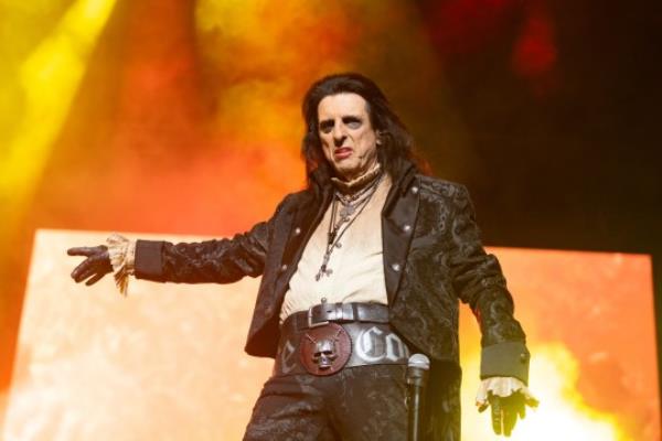Alice Cooper. 