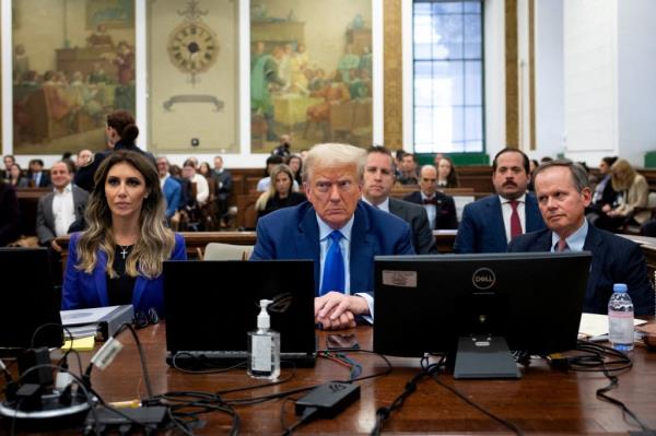 Do<em></em>nald Trump in court.