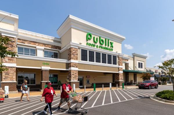 哪些杂货店在2023年阵亡将士纪念日开门？沃尔玛、塔吉特、Publix、达乐等等
