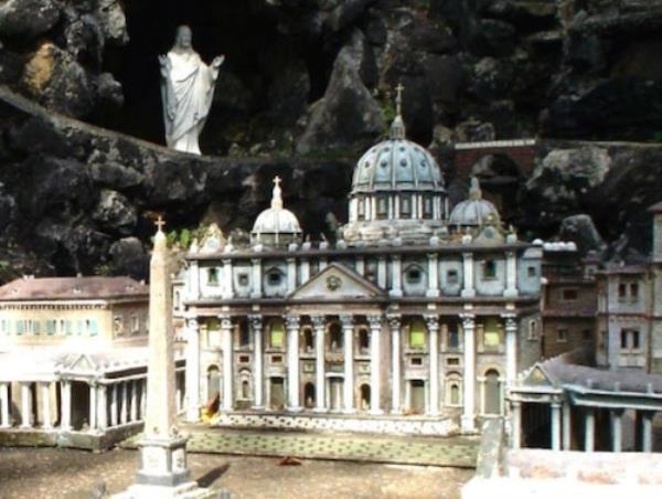 Ave Maria Grotto