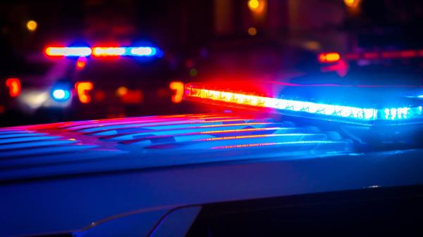 肯特警方在家庭暴力事件后逮捕了一名男子，肇事逃逸