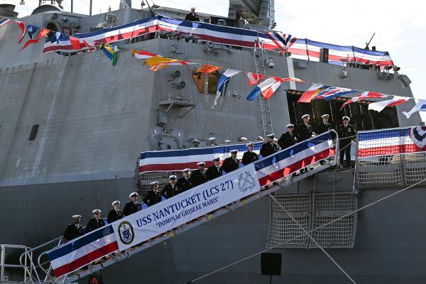 美国海军服役自由型濒海战斗舰楠塔基特号（LCS 27）