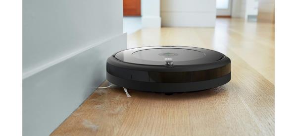 iRobot Roomba 692 Robot Vacuum cleaning hard flooring